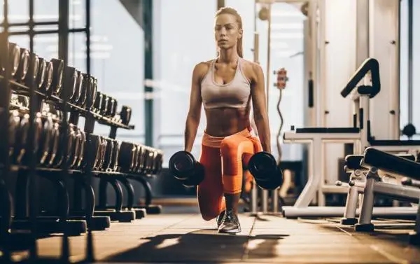 Les coureurs doivent également suivre une séance de musculation, mais combien d’haltères doivent-ils choisir ?